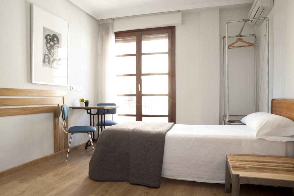 Apartamentos Sabinas Don Jaime Сарагоса Стая снимка