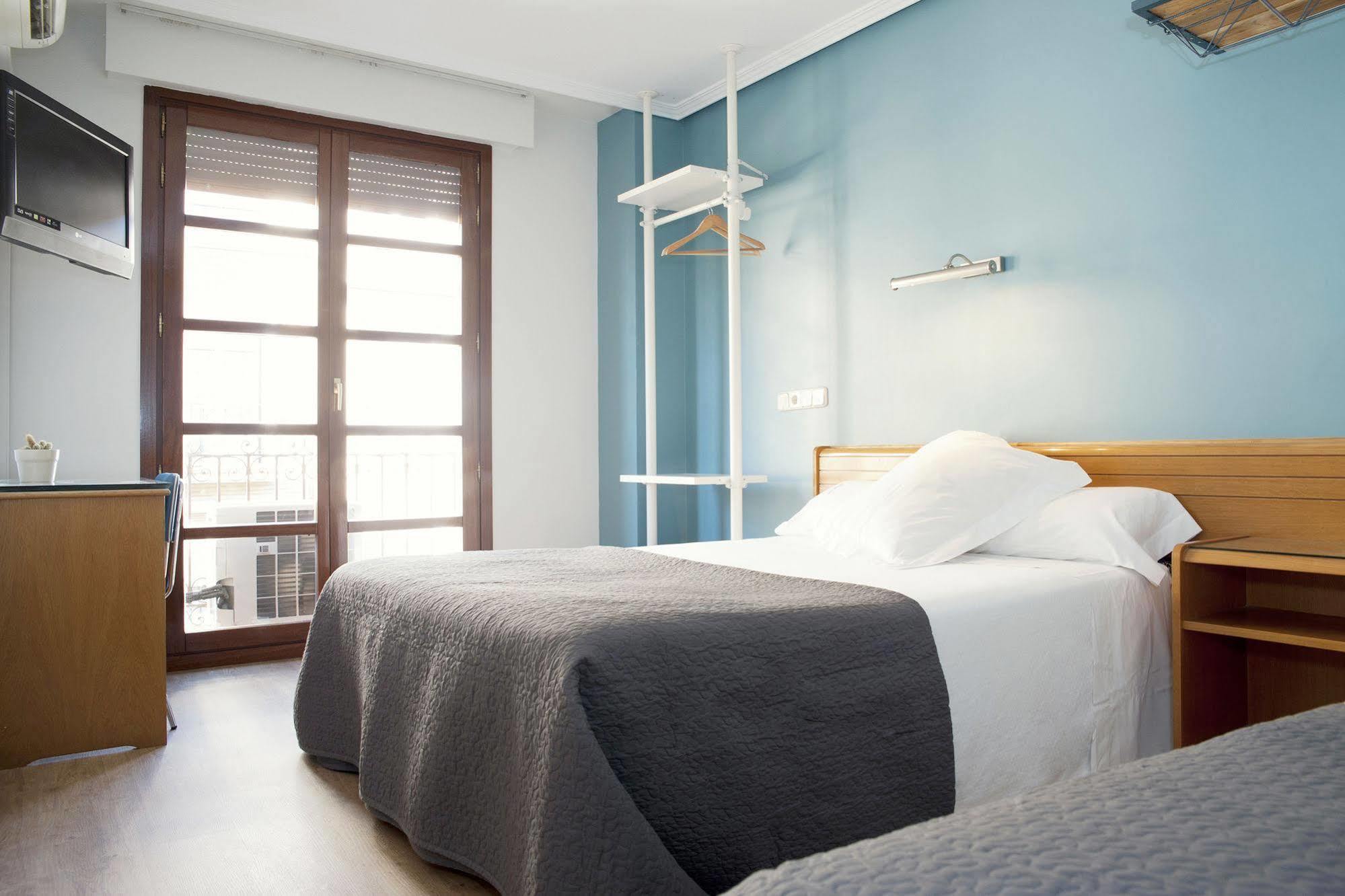 Apartamentos Sabinas Don Jaime Сарагоса Екстериор снимка