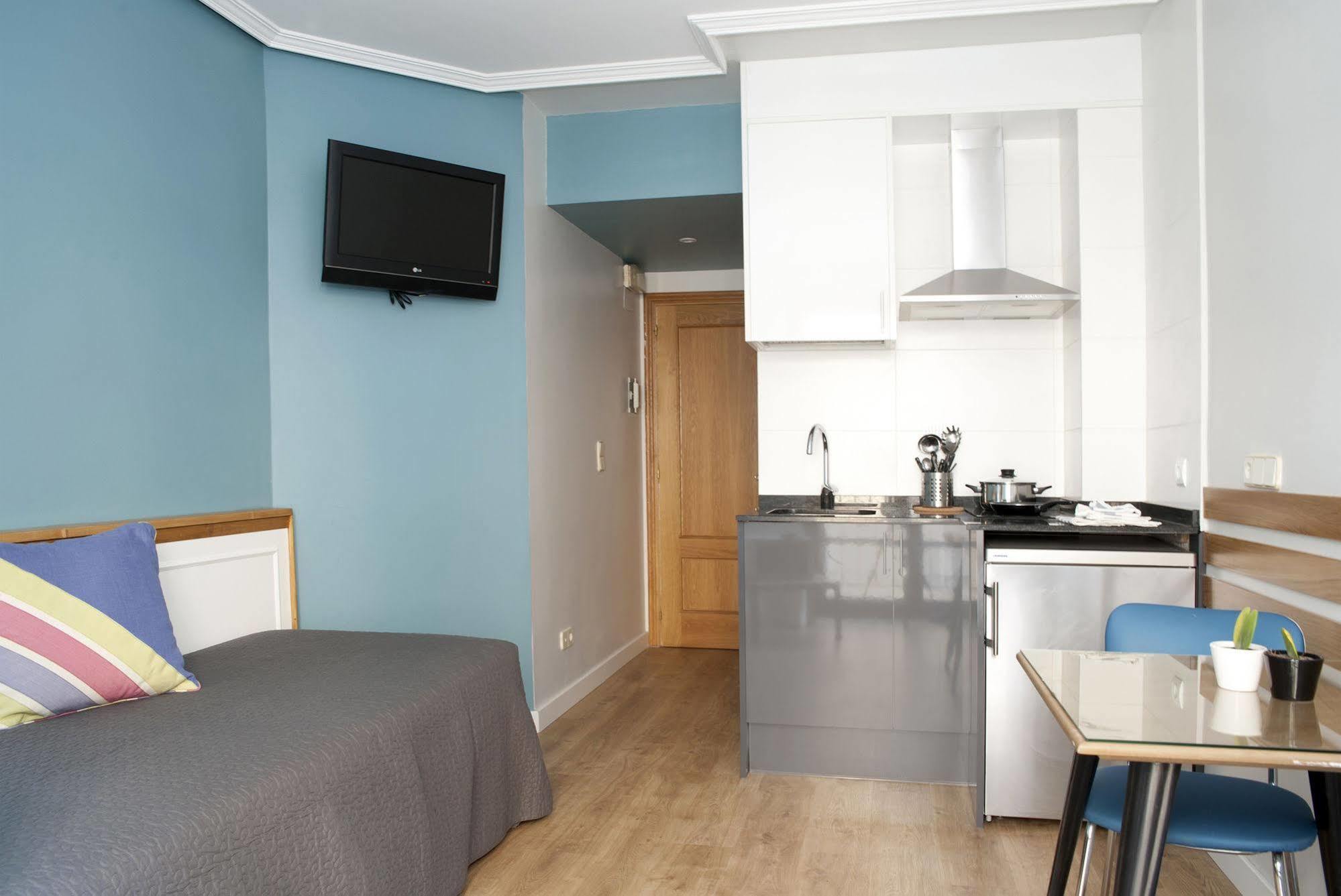Apartamentos Sabinas Don Jaime Сарагоса Екстериор снимка